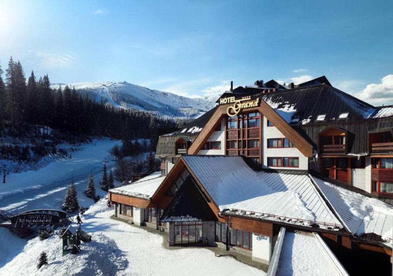 Hotel Grand Jasna Demänovská Dolina Buitenkant foto